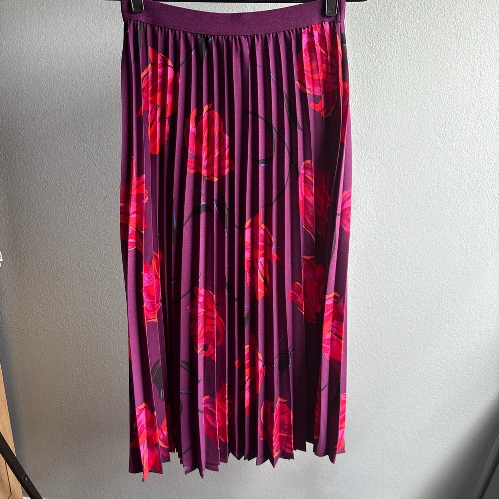 Elegant Purple and Pink Pleated Skirt